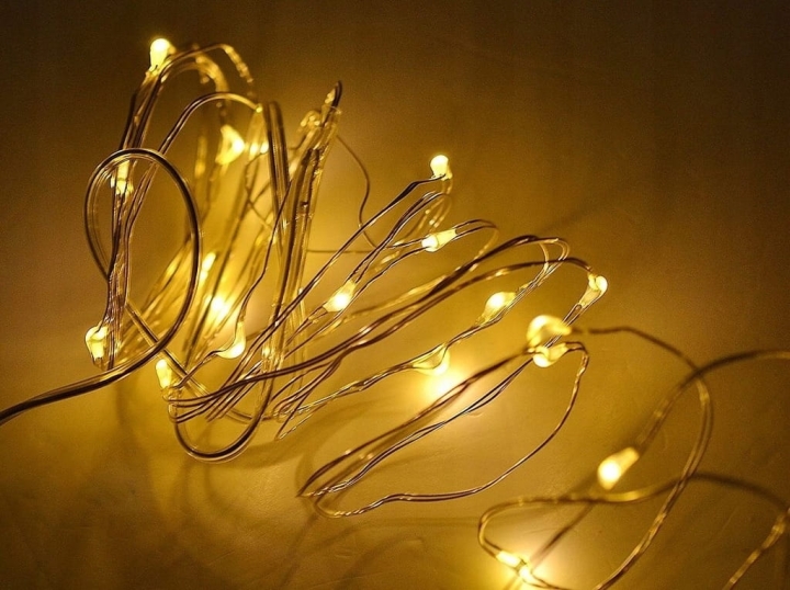 LAMPKI DRUCIKI LED 10M 100 LAMPEK BIAŁE CIEPŁE NA BATERIE MIKRO ŚWIATEŁKA