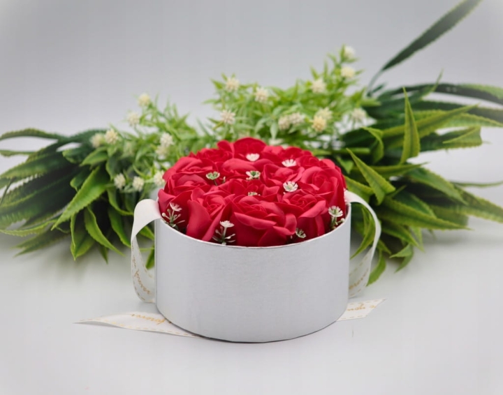 FLOWERBOX KWIATY MYDLANE BUKIET KWIATÓW W PUDEŁKU FLOWER BOX RÓŻE MYDEŁKO