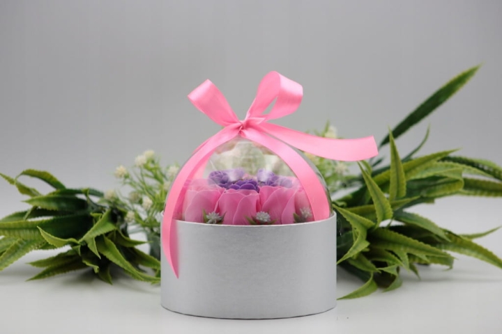 FLOWERBOX KWIATY MYDLANE BUKIET KWIATÓW W PUDEŁKU FLOWER BOX RÓŻE MYDEŁKO