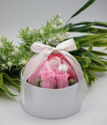 FLOWERBOX KWIATY MYDLANE BUKIET KWIATÓW W PUDEŁKU FLOWER BOX RÓŻE MYDEŁKO