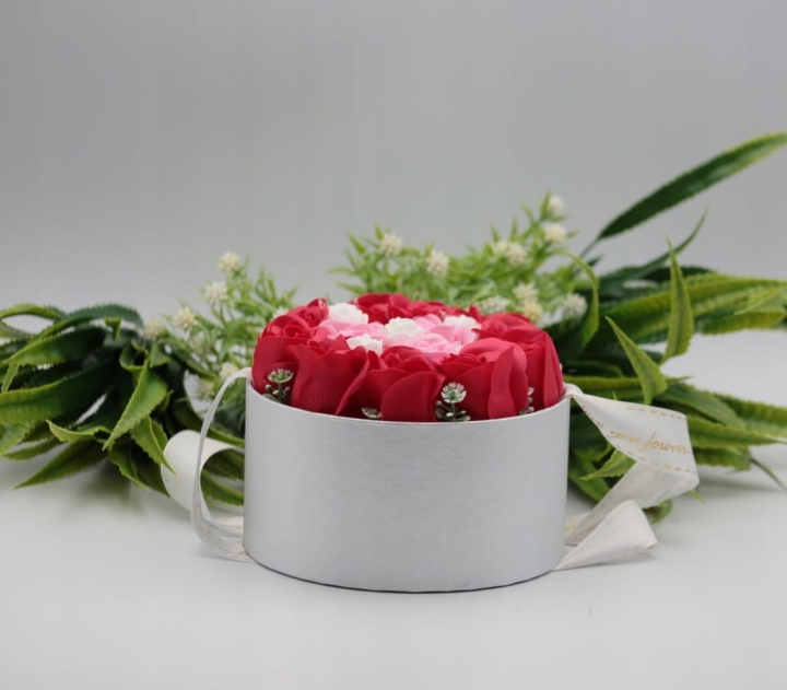 FLOWERBOX KWIATY MYDLANE BUKIET KWIATÓW W PUDEŁKU FLOWER BOX RÓŻE MYDEŁKO