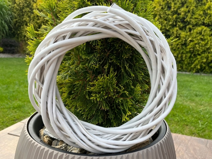 Wianek Wiklinowy Biały Średnica 30 cm Pleciony Dekoracje Florystyczne Baza